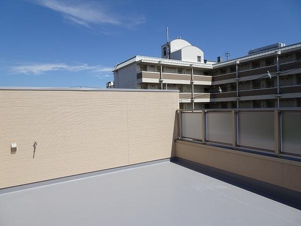 バルコニー　明るいバルコニー！