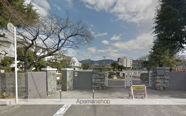 小学校　八坂小学校（小学校）まで187m
