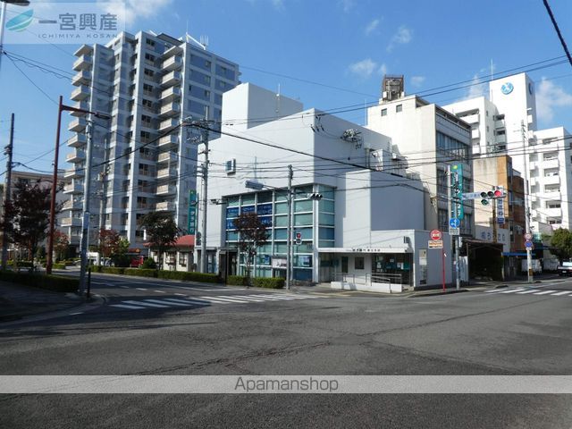 銀行　伊予銀行新立支店（銀行）まで300m