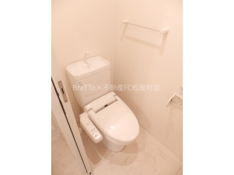 トイレ　トイレ（ウォシュレット付き）