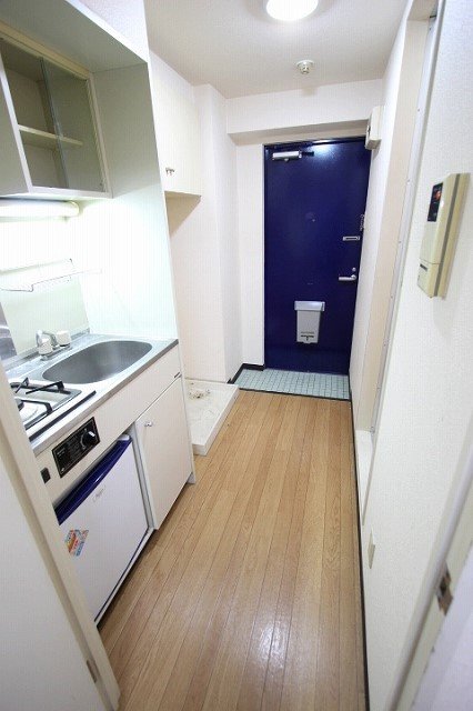 キッチン　同物件別号室の写真