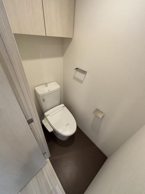 トイレ　別タイプ部屋　参考写真です