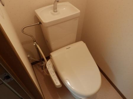 トイレ　ウォシュレット付き　※201号室参照。