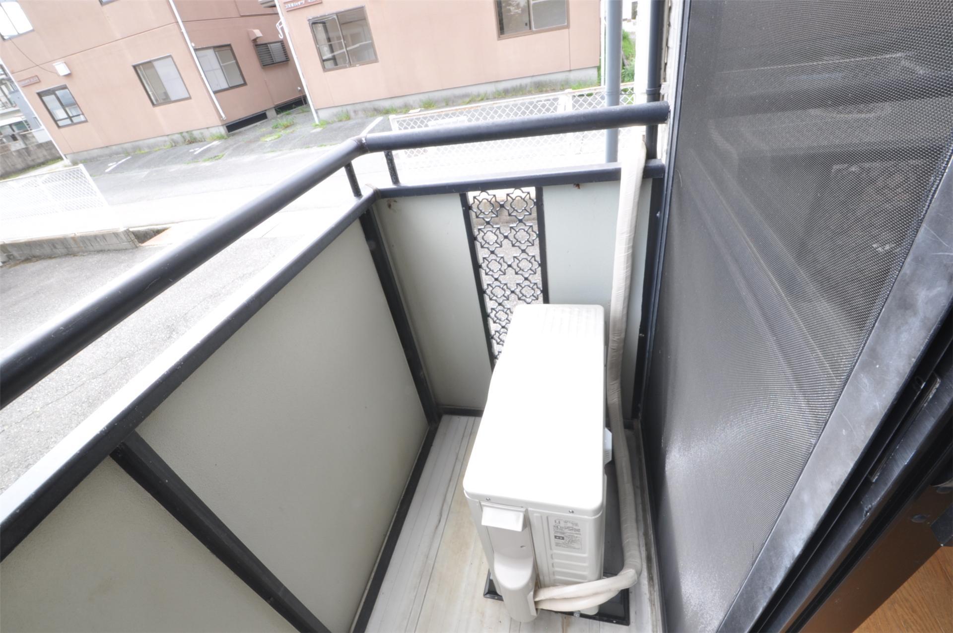 バルコニー　バルコニー　※102号室参照。