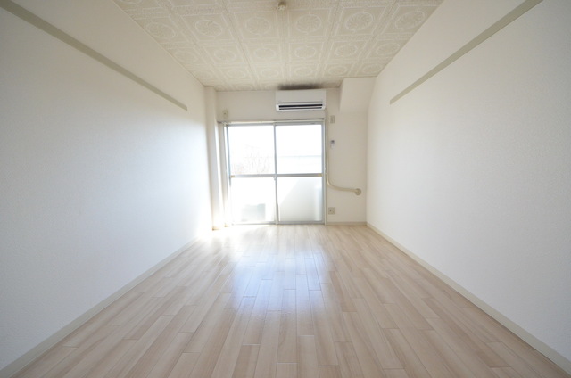 居室・リビング　～別号室内装参考写真～