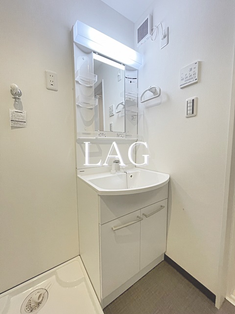 洗面設備　独立洗面台です。