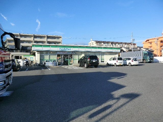 コンビニ　ファミリーマート 安城東栄町店（コンビニ）まで961m