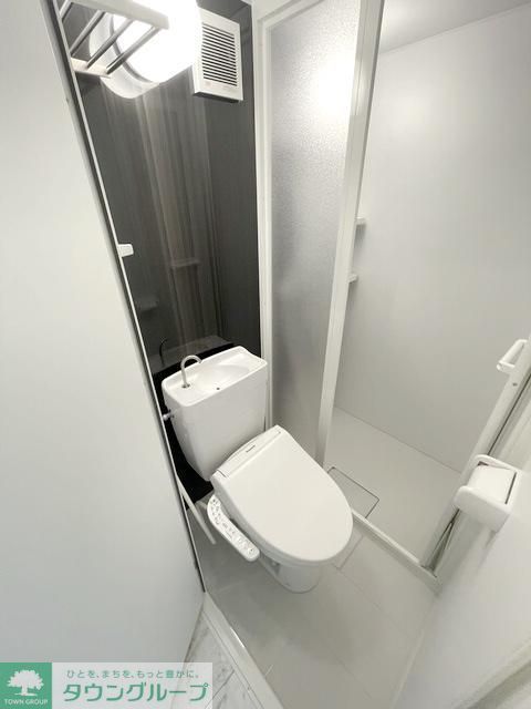 トイレ　同物件別部屋写真