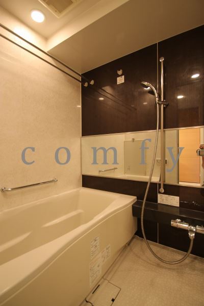 バス・シャワールーム　追炊き・浴室乾燥機付きバス