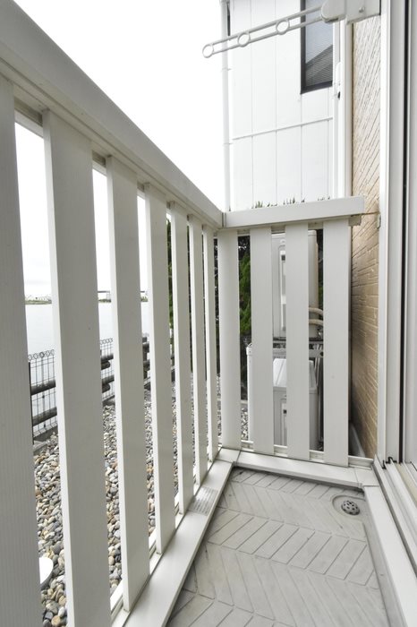 バルコニー　リビングにバルコニー付き