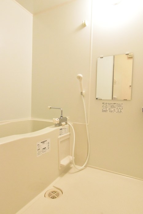 バス・シャワールーム　追い焚き機能付きお風呂