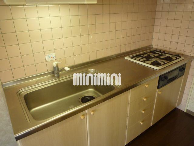 キッチン　３口のシステムキッチンです。