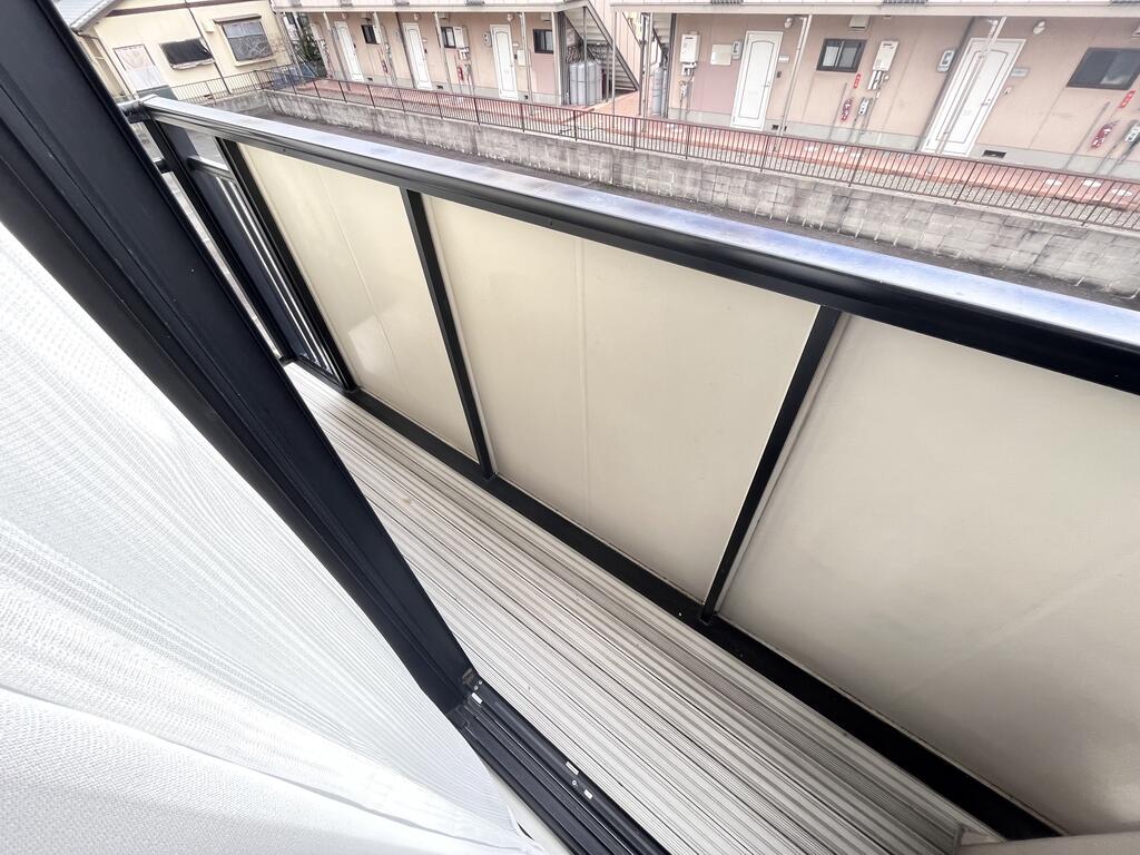 バルコニー　同タイプの別のお部屋になります