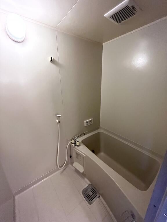 バス・シャワールーム　同タイプの別のお部屋になります