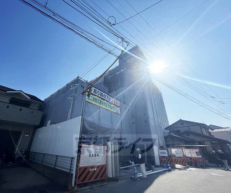 建物外観　・建築中