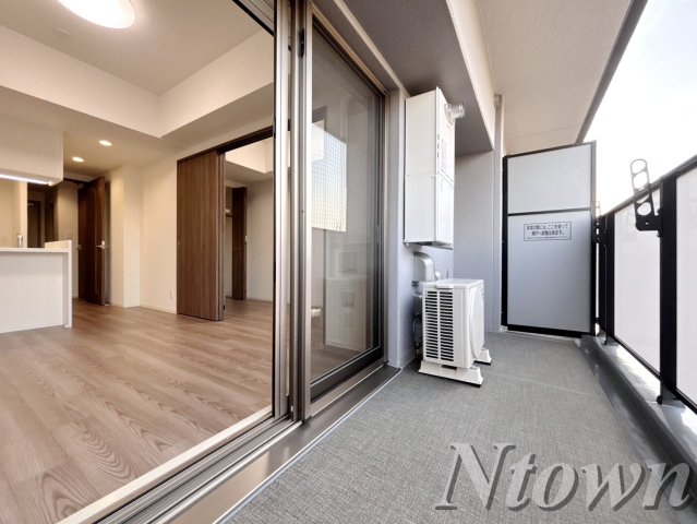 バルコニー　開放的で明るい空間を演出してくれるバルコニーです