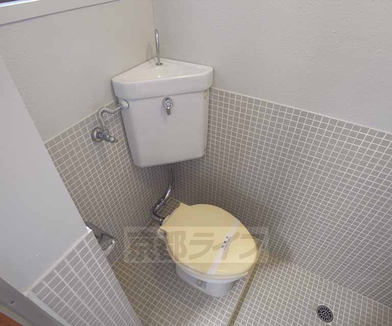 トイレ　清潔感のあるトイレですね。