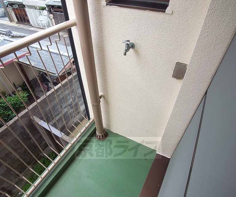 その他設備　バルコニーに洗濯機が設置できます。