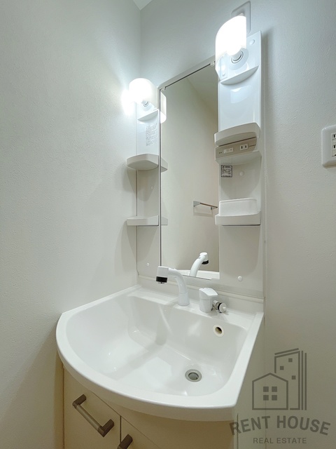 洗面設備　同仕様写真です。