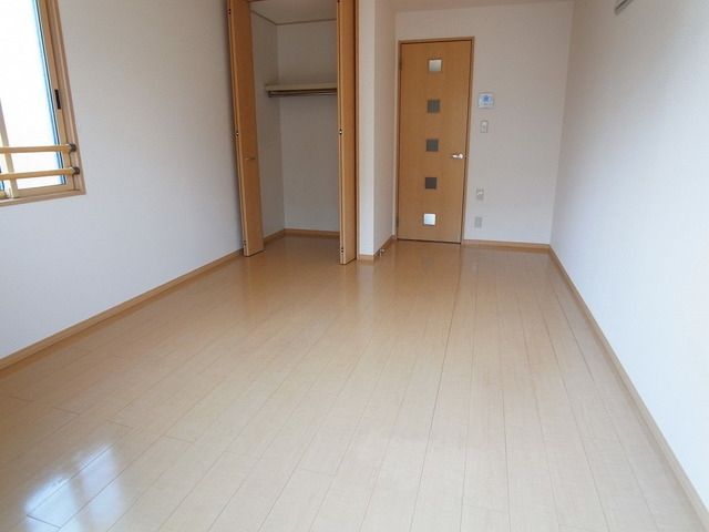 その他部屋・スペース　☆角部屋のみ２面採光☆（今回のお部屋は中部屋）