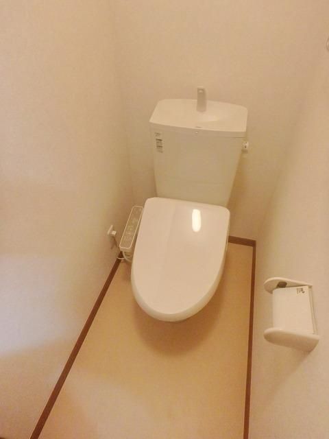 トイレ　★温水洗浄便座設置済み★