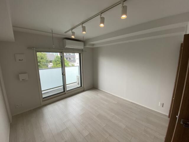 居室・リビング　※全て別号室のお写真。内装等参考にしてください。