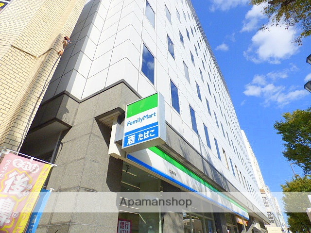 コンビニ　ファミリーマート（コンビニ）まで598m