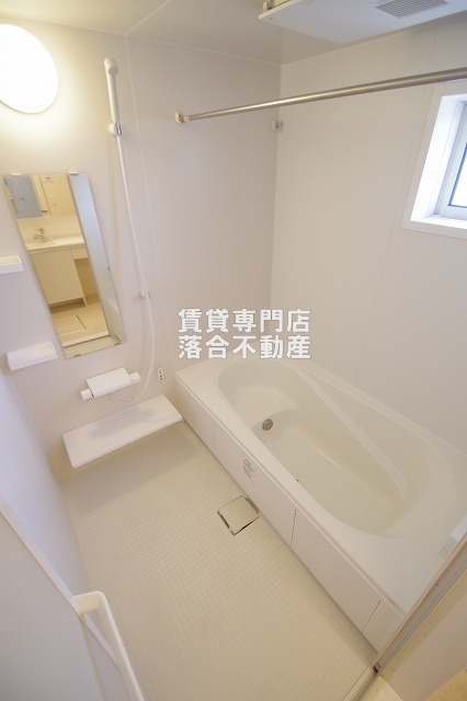 バス・シャワールーム　ゆったり広々とした一坪風呂♪追い炊き機能・浴室乾燥機付き