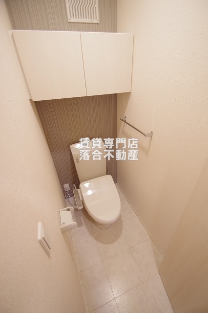 トイレ　温水洗浄暖房便座付き