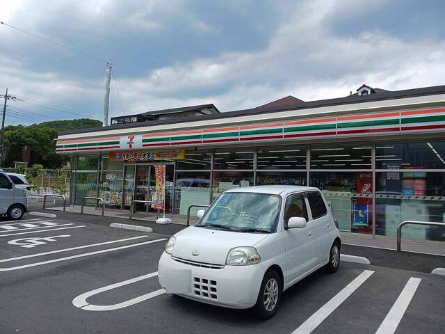 コンビニ　セブンイレブン（コンビニ）まで600m