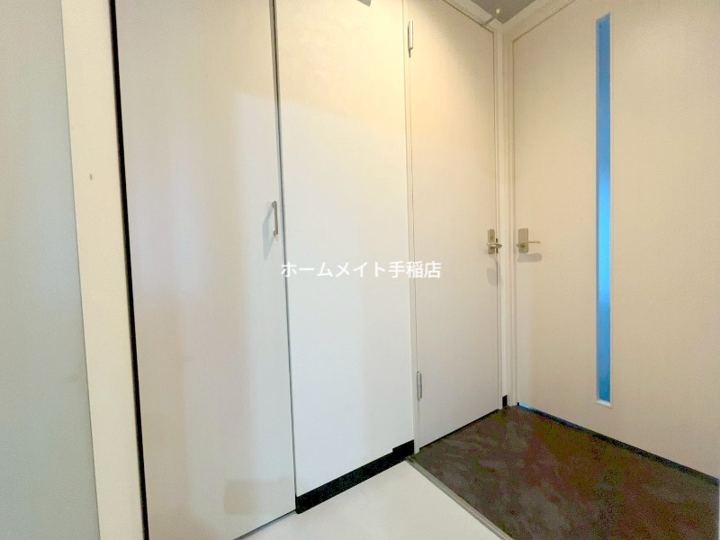 玄関　玄関スペース、シューズボックス付きです♪