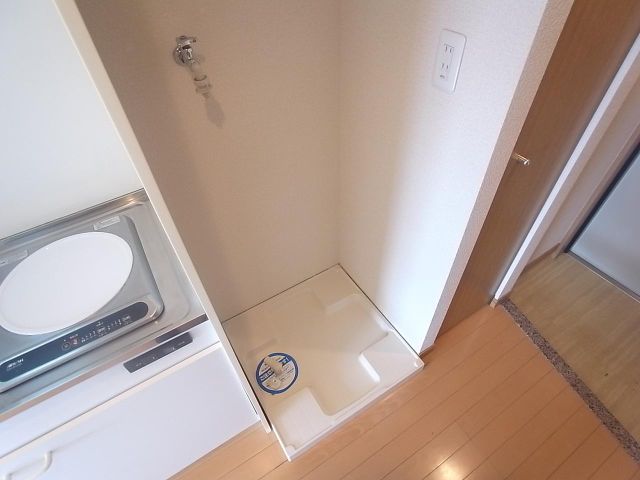 その他部屋・スペース　室内に洗濯機置き場あります。