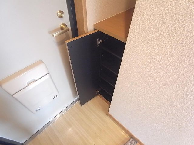収納　下駄箱ついてます。