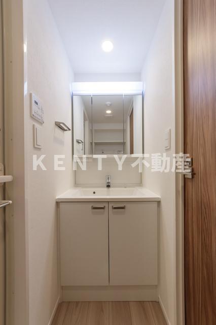 洗面設備　コンパクトで使いやすい洗面所