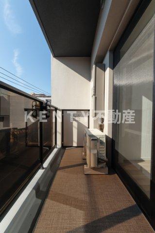 バルコニー　バルコニーからの眺めを楽しみながら食事をしませんか