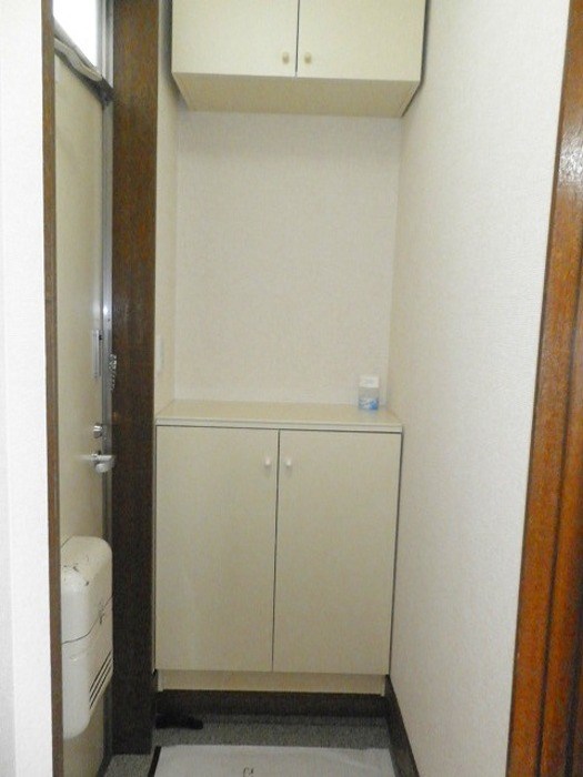 玄関　玄関　シューズボックスあり※別号室の写真です