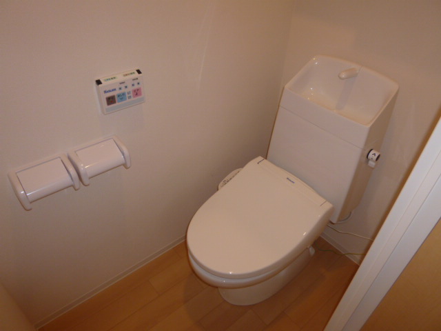 トイレ　シャワー付きトイレ