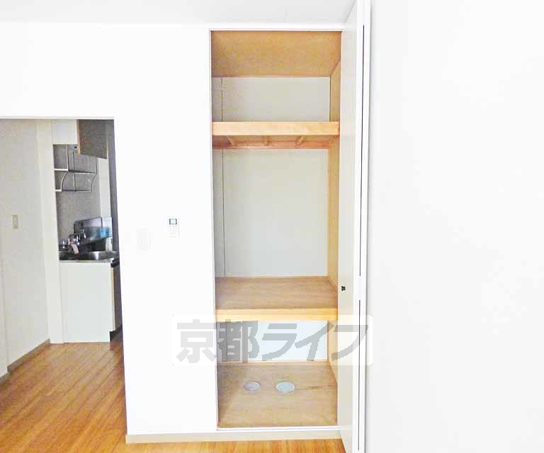 収納　広々とした収納です。