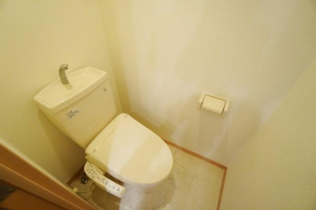 トイレ　写真は別号室