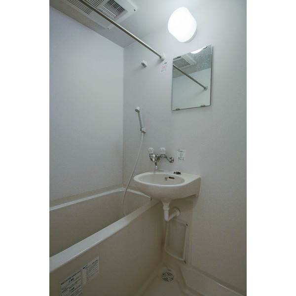 バス・シャワールーム　同じ建物の別のお部屋