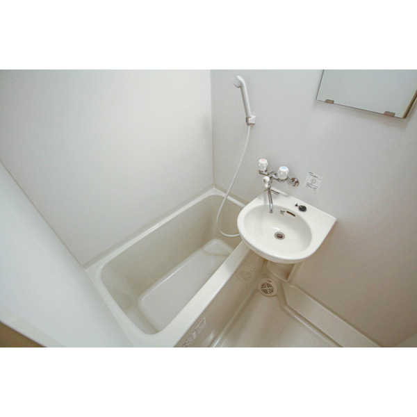 洗面設備　同じ建物の別のお部屋