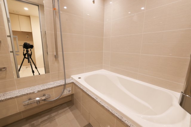 バス・シャワールーム　バス
