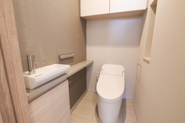 トイレ　トイレ