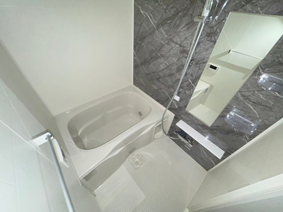 バス・シャワールーム　※別部屋の写真です