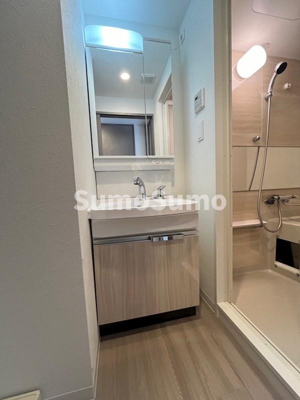 洗面設備　コンパクトなキッチンで掃除もラクラク