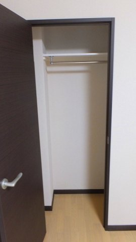 収納　内装は落ち着いています