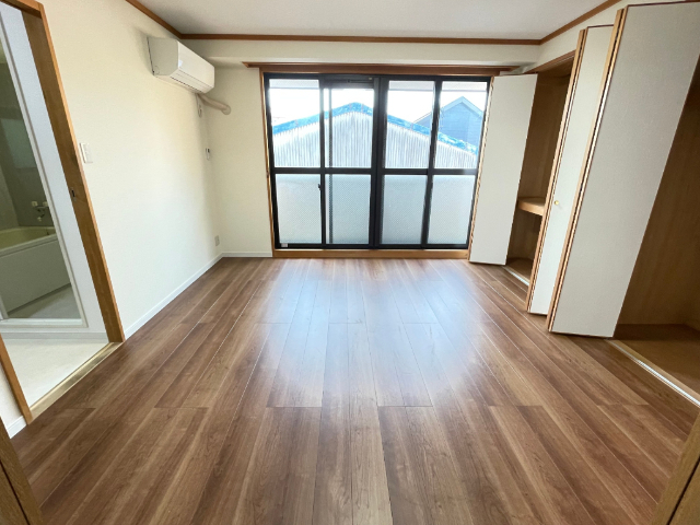 その他部屋・スペース　南向きの明るい洋室です