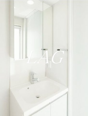 洗面設備　独立洗面台です。