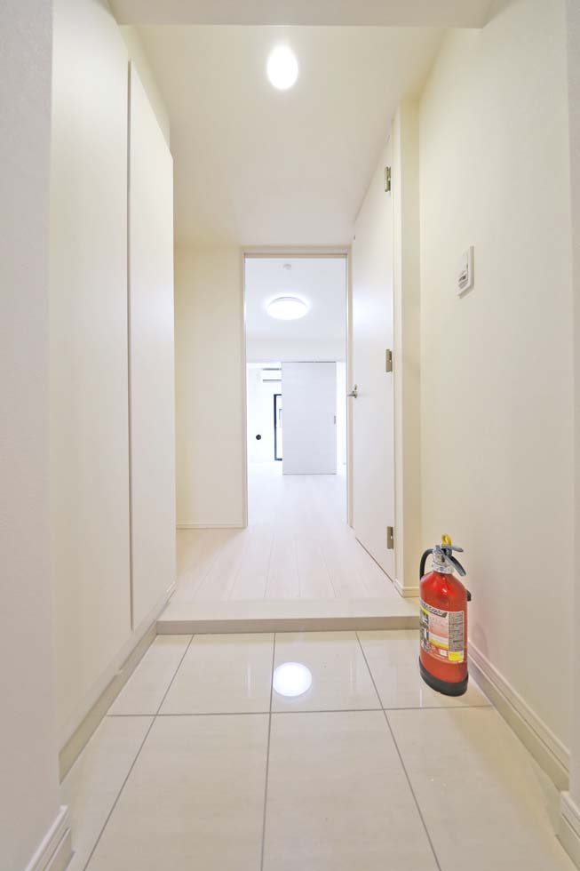 玄関　明るい室内です