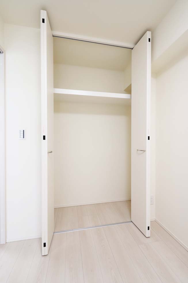 収納　内装は落ち着いています